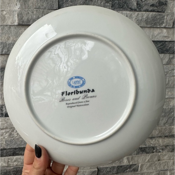 Floribunda Roses & Peonies Floral Plate Hand Decorated Embossed Flower Bouquet - Picture 10 of 10